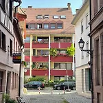 Altstadtoase An Der Marientormauer * Norimberk